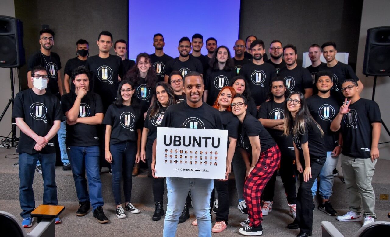 Empresa de tecnologia lança escola gratuita de programação; saiba como participar 