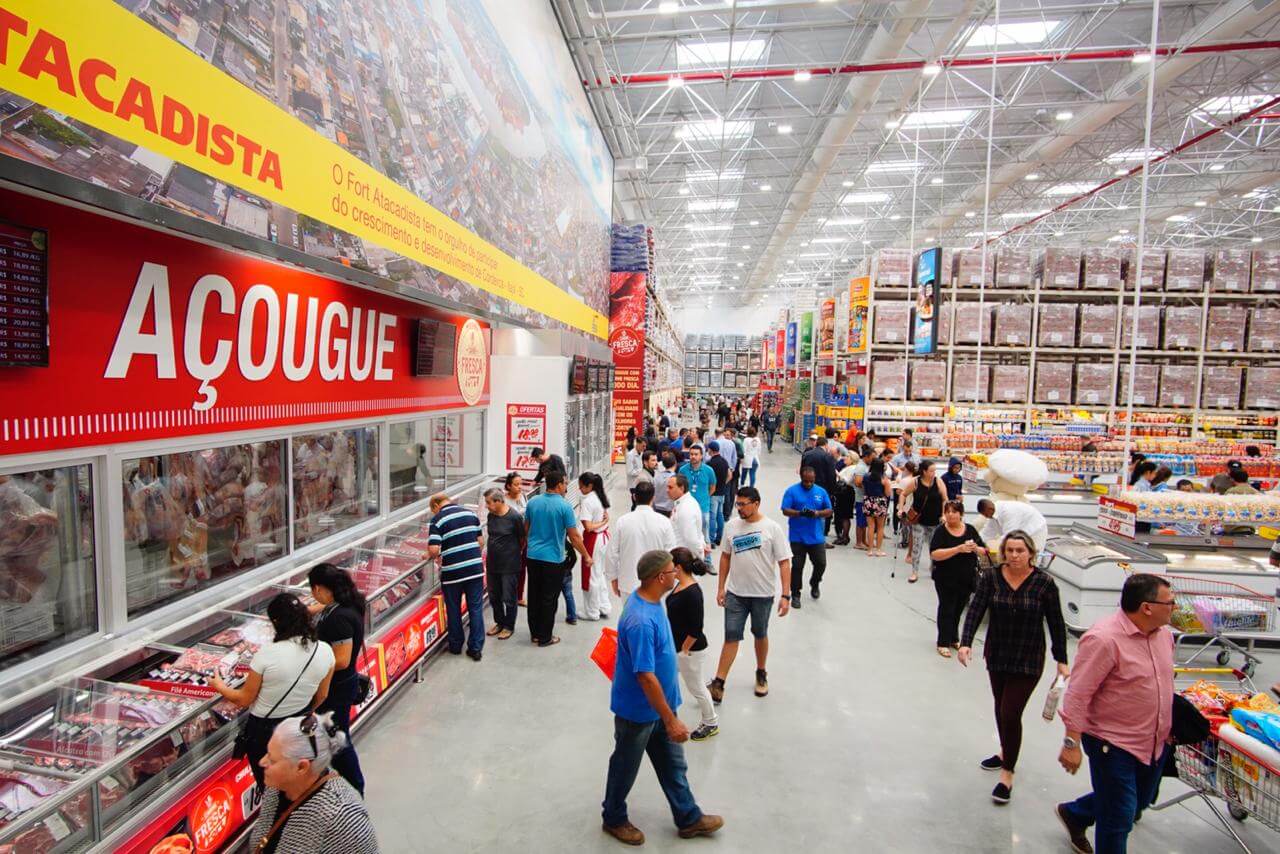 Lojas do Fort de BC e de Porto Belo terão atendimento 24h até janeiro 