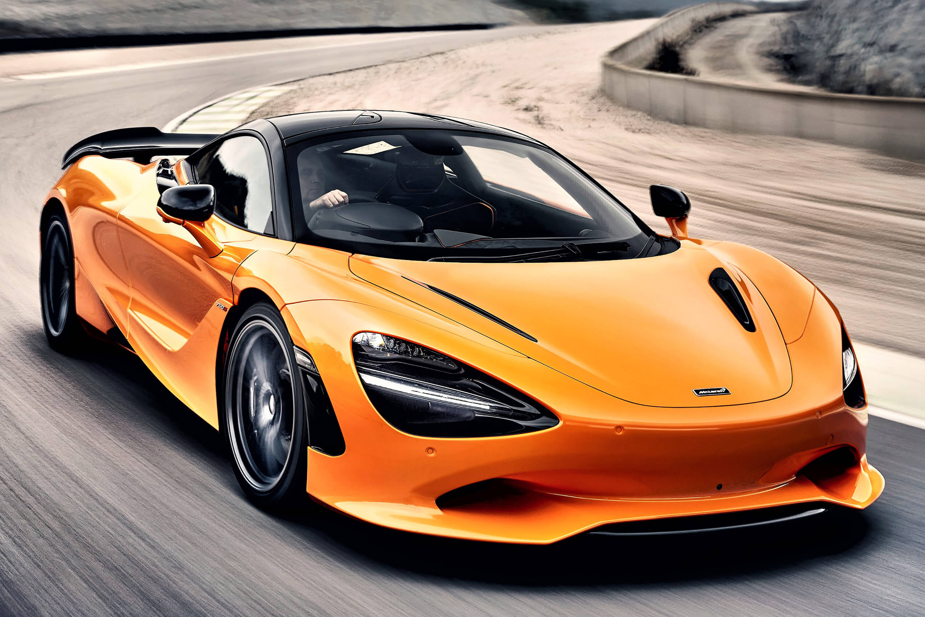 Novo 750S já está disponível no Brasil 