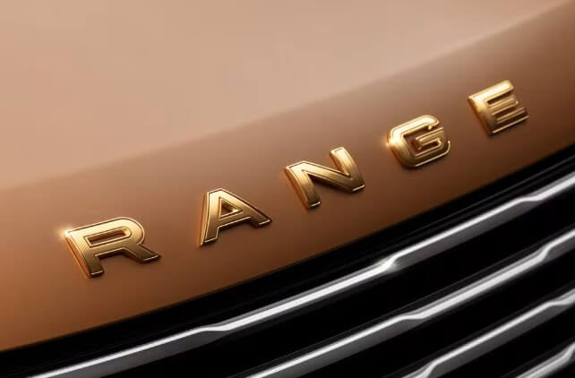 Range Rover apresenta SUVs exclusivos com ouro