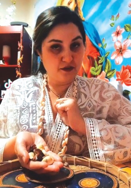 Mãe Flávia faz consultas por vídeo chamada