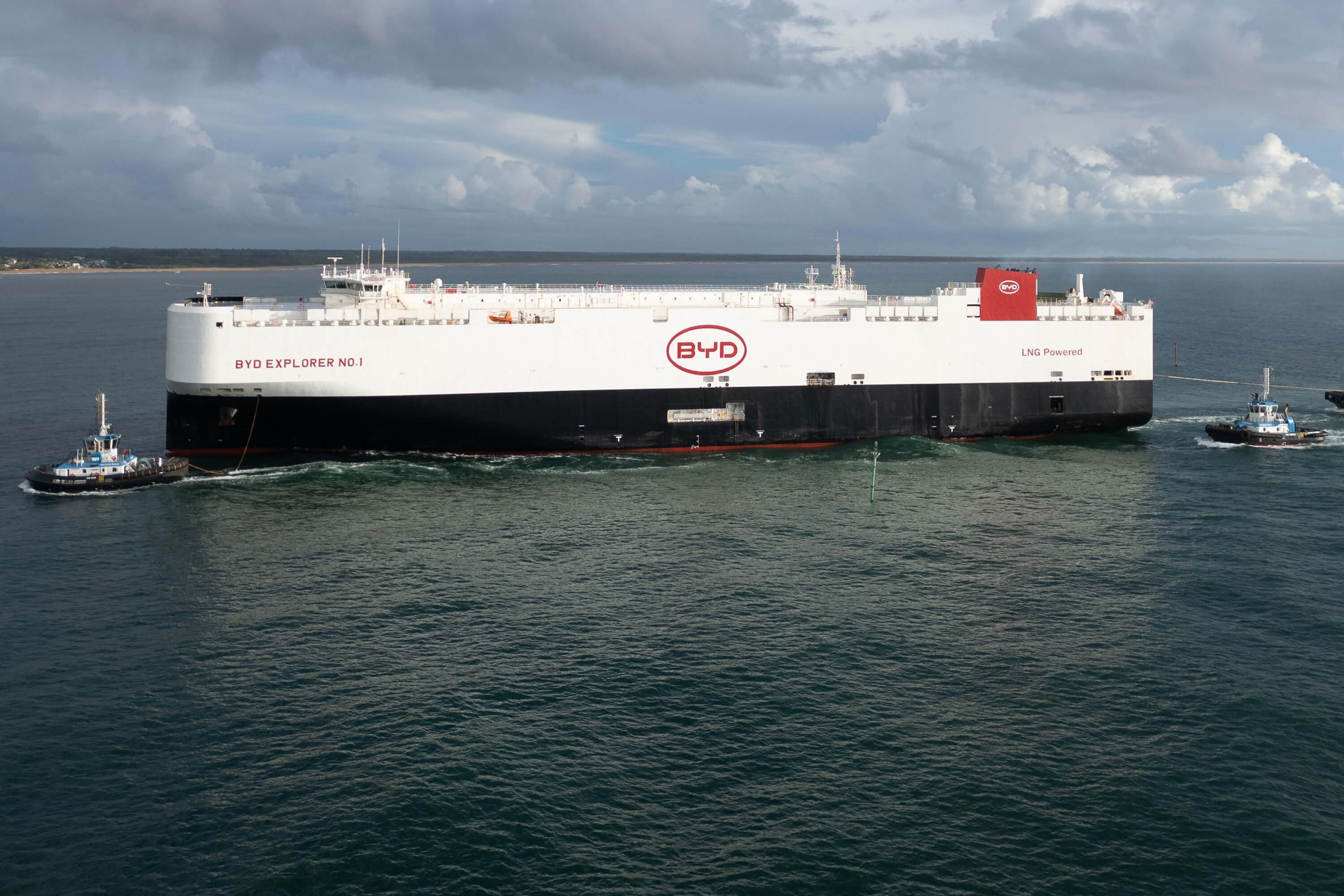 Cargueiro da BYD chega ao Brasil com novo lote de elétricos 